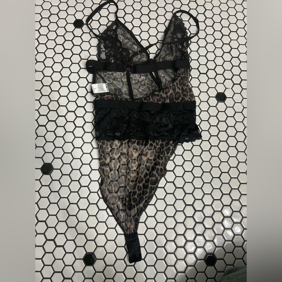 Venus lace teddy size small - Picture 2 of 4